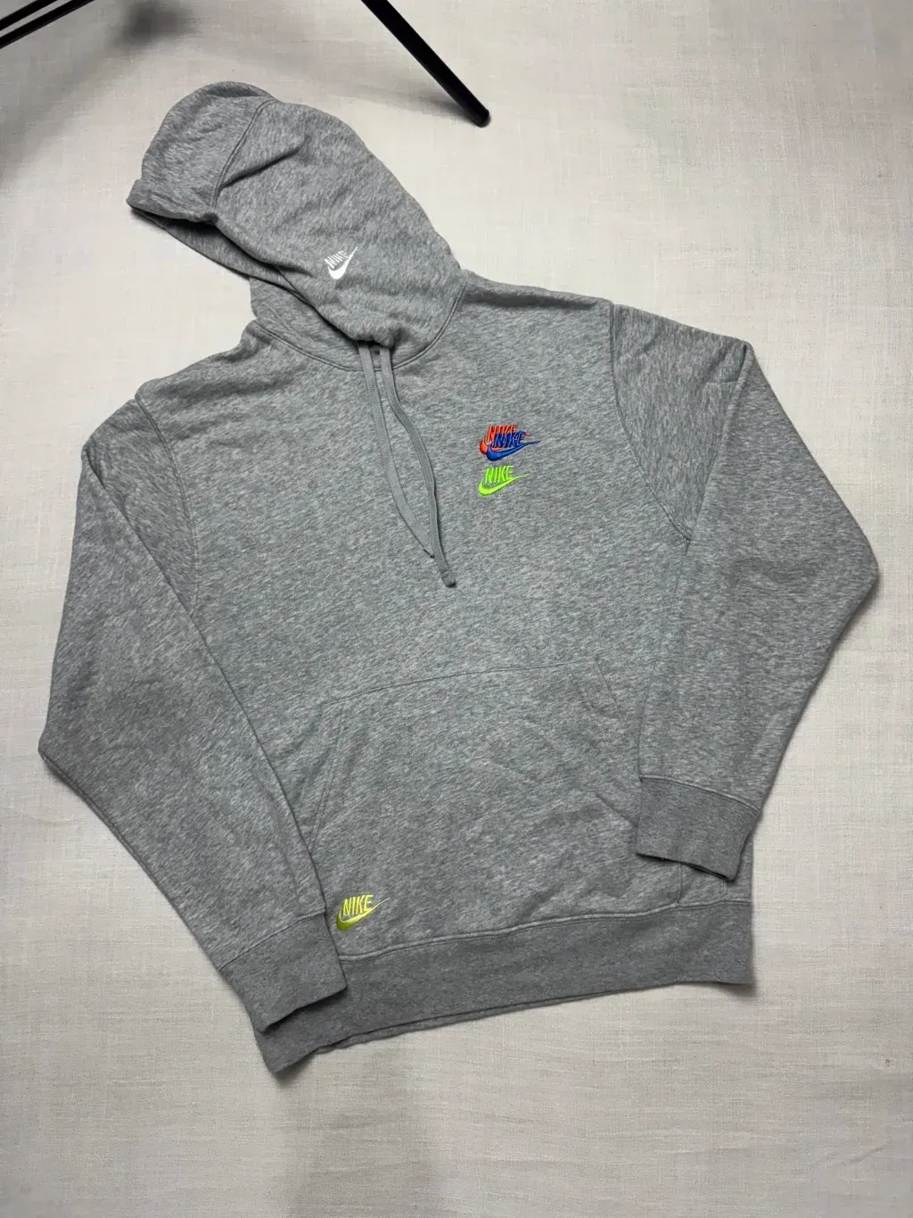 MOLETOM NIKE MULTI SWOOSH - CINZA — foto 1 de 2