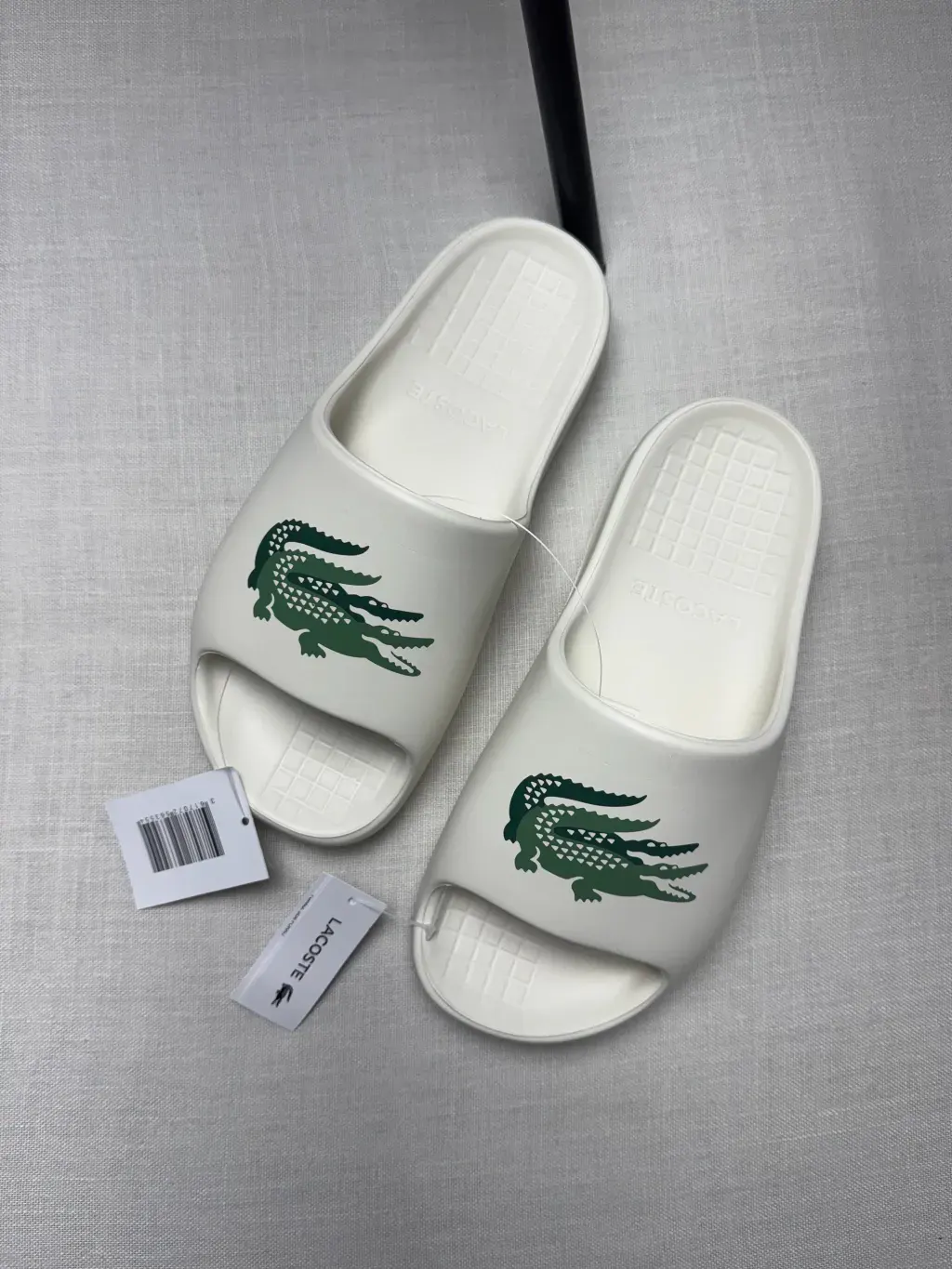 CHINELO SLIDE LACOSTE - BRANCO — foto 1 de 3